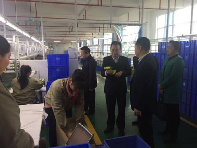 卢小周深入韶关调研基层工商联工作(图2)